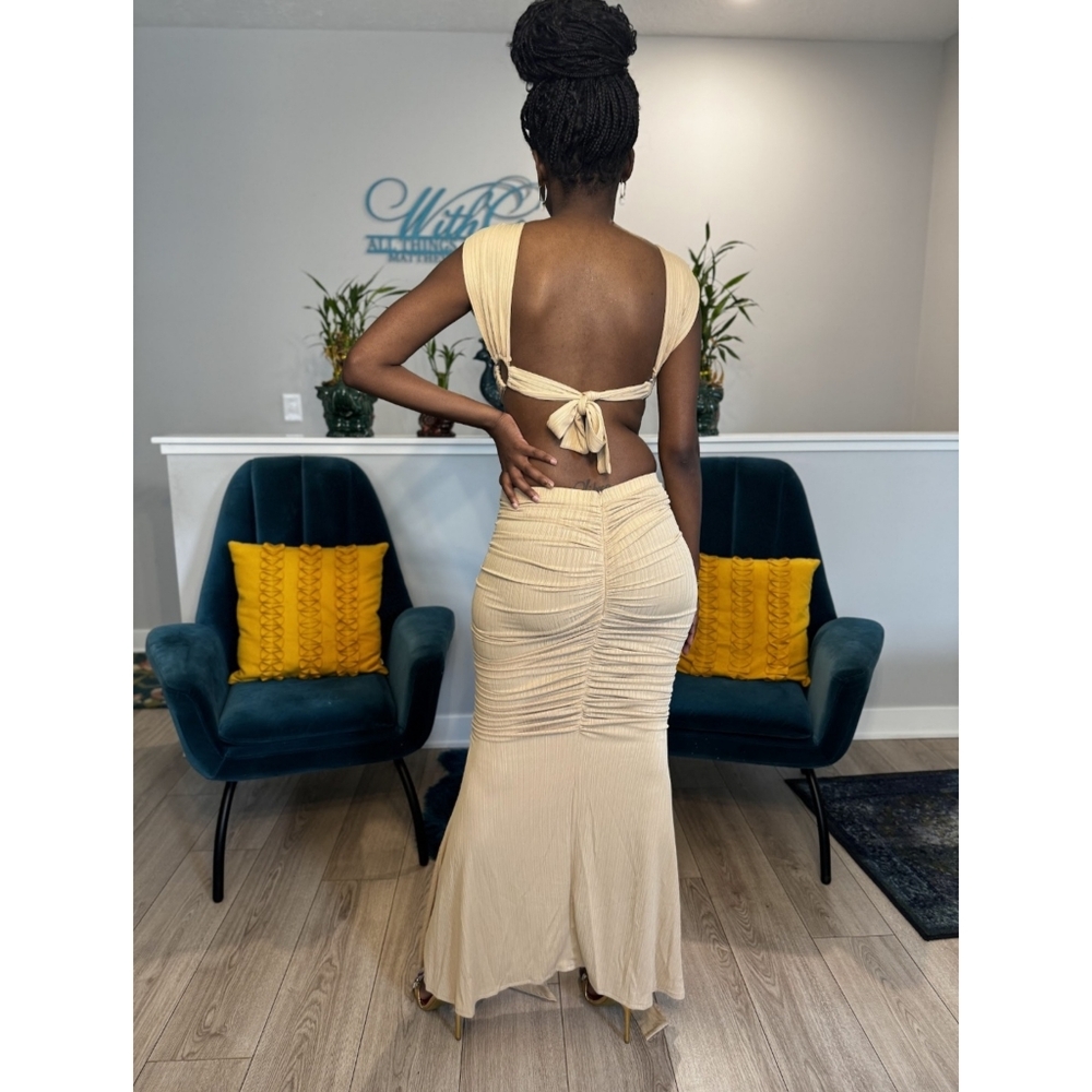 Dress - Picture 2 of 4